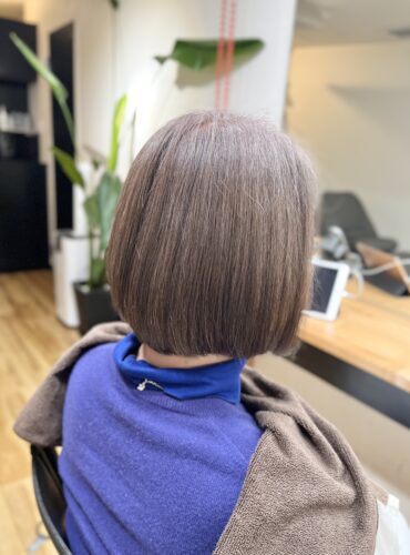 白髪を明るくおしゃれに染める脱白髪染め